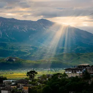 *** Bed & Breakfast Mele Albanien